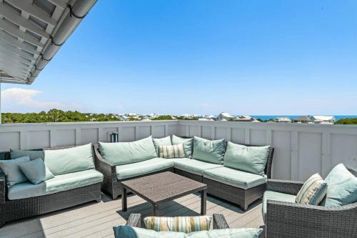 Our 30A Sandcastle by AvantStay Luxury Pool Rooftop Gulf Views in Santa Rosa Beach, USA