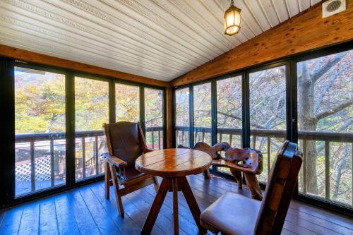 room detail thumbnail 1