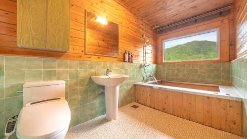 room detail thumbnail 2