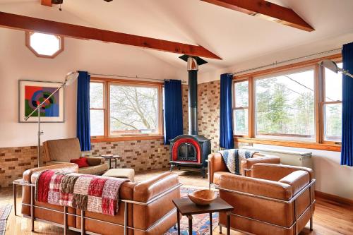 Meadow House at Seminary Hill by AvantStay in Callicoon, USA