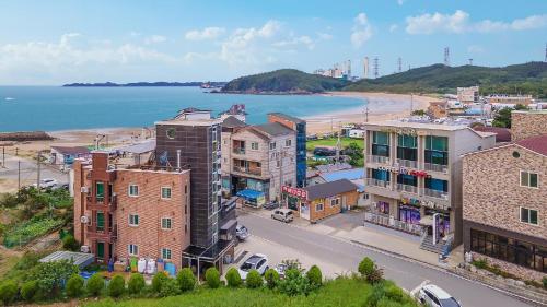 Exterior view, taean happyzonepension in Wonbuk myeon