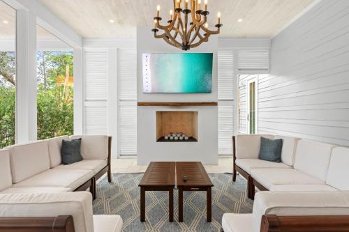 30A Beachy Dreams by AvantStay Luxury Escape w Private Pool Bonfires in Santa Rosa Beach, USA