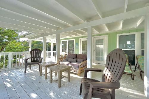 Vintage 30a by AvantStay 1 Block Beach Shunk Gulley in Santa Rosa Beach, USA