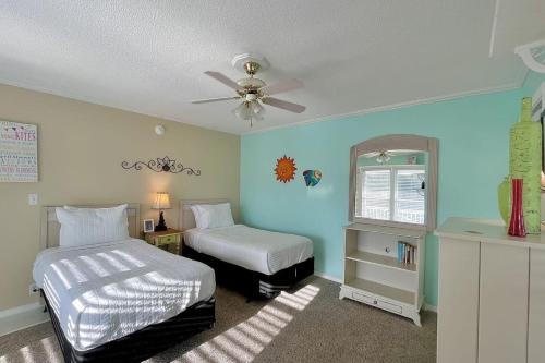 Vintage 30a by AvantStay 1 Block Beach Shunk Gulley in Santa Rosa Beach, USA