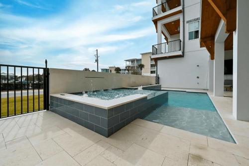 Sunlight Coast by AvantStay Sleeps 28 Pool Gulf View Golf Cart in Santa Rosa Beach, USA