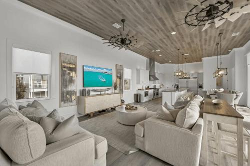 Sunlight Coast by AvantStay Sleeps 28 Pool Gulf View Golf Cart in Santa Rosa Beach, USA