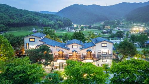 Hongcheon D-day pension&camping