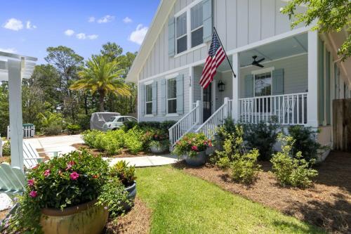 Pappous Paradise by Avantstay Private Pool Steps to Beach Sleeps 15 in Santa Rosa Beach, USA