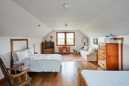 Mountain House Cottage at Seminary Hill by AvantStay in Callicoon, USA