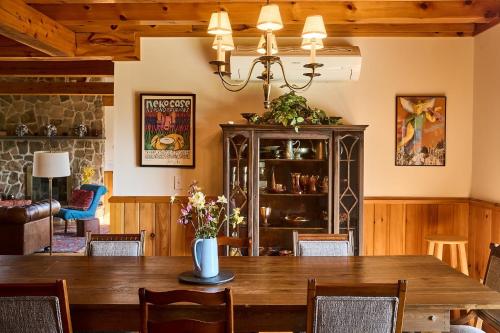 Mountain House Cottage at Seminary Hill by AvantStay in Callicoon, USA