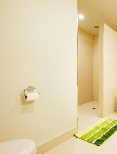 Amazing lake view ensuite #1