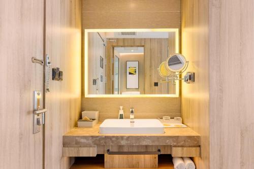 Jimu Twin Room with View image 4