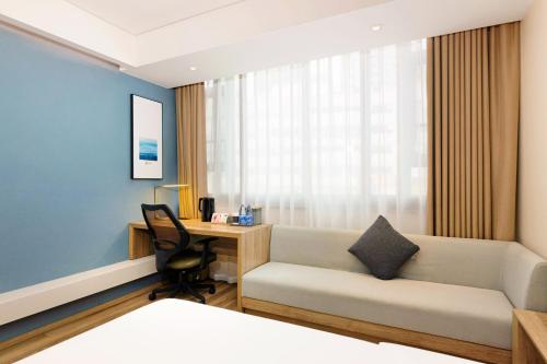 Superior Twin Room image 2