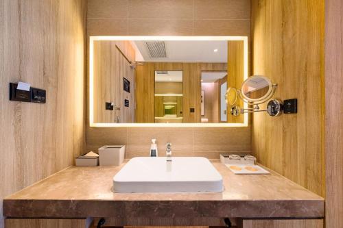 Superior Twin Room image 1