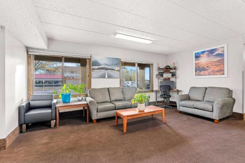 Days Inn by Wyndham Sioux Falls - image 11