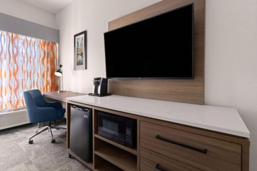 La Quinta by Wyndham Atlanta South - Newnan - image 12