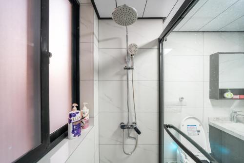 Shanghai Lemon Deluxe Room 南京西路步行街 Shanghai Lemon Deluxe Room 南京西路步行街