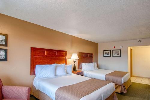 Park Tower Inn - image 14
