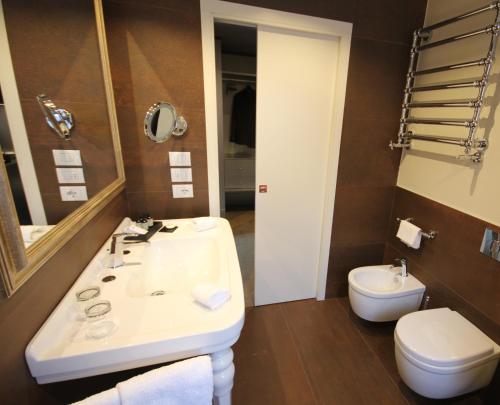 61925884 Hotel Papadopoli Venezia - MGallery Collection