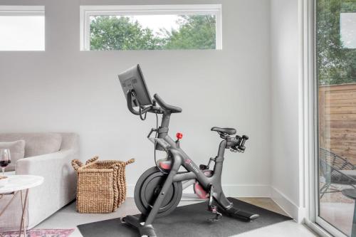 Melody by AvantStay Peloton included sleek home in Austin, USA