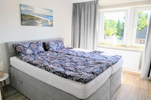 NEU! Ferienwohnung Weitblick Jever in 耶費爾