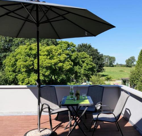 NEU! Ferienwohnung Weitblick Jever in 耶費爾