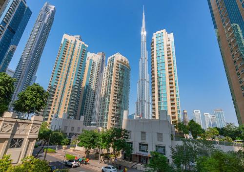 Luxurious 2-bedroom Apartment in Downtown with Burj Khalifa View, Dubaj (zdjęcie 2)