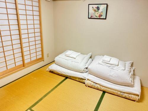 Double or Twin Room with Private Bathroom image 9