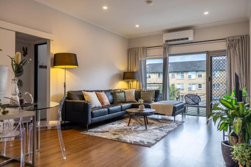 2 bedroom Apartment in Ashfield, 200m to train station,Free Parking in Ashfield