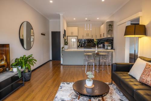 2 bedroom Apartment in Ashfield, 200m to train station,Free Parking in Ashfield
