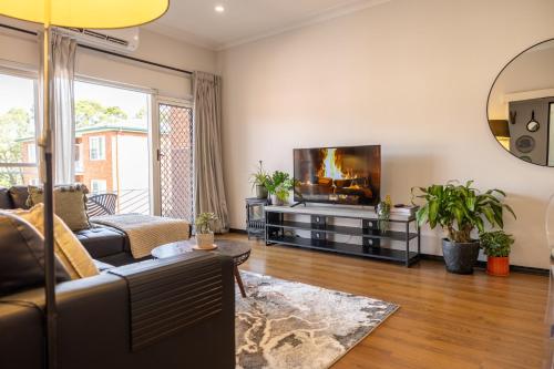 Facilities, 2 bedroom Apartment in Ashfield, 200m to train station,Free Parking in Ashfield