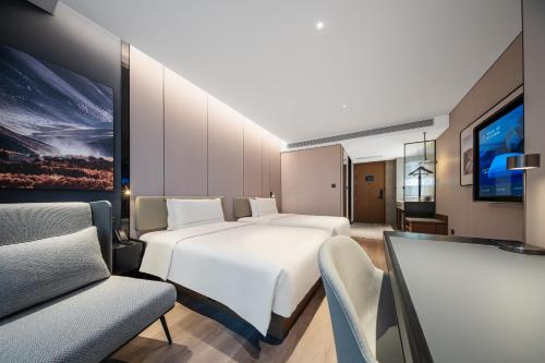 Superior Twin Room room in Atour Hotel Chongqing Jiangbei Airport Huanshan Park Metro Station
