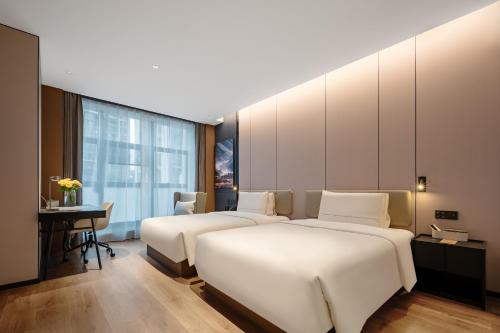 Superior Twin Room image 1