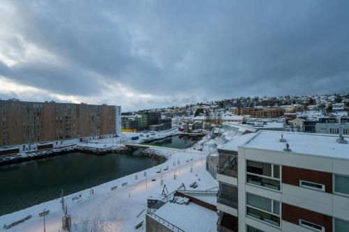 Two-Bedroom Apartment with Terrace and Sea View image 10