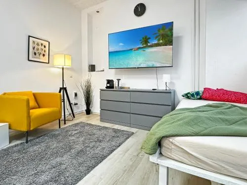 2 Zimmer Apartment für 6 P, 15 min zum Flughafen in Sirnau, Deutschland