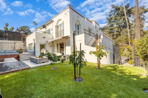 Valentino by AvantStay Luxury Hollywood Mansion in Los Angeles, USA