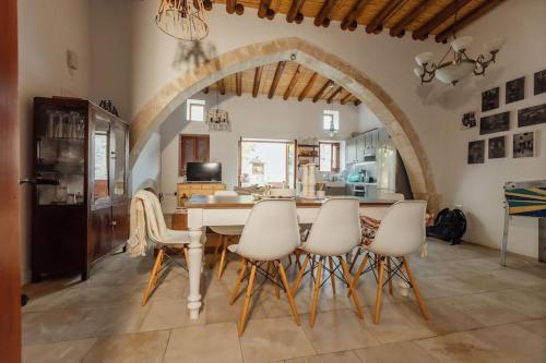 The Yard Traditional Residence in 華薩