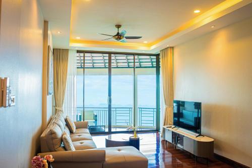Sunset 2 Bedroom Penthouse image 1
