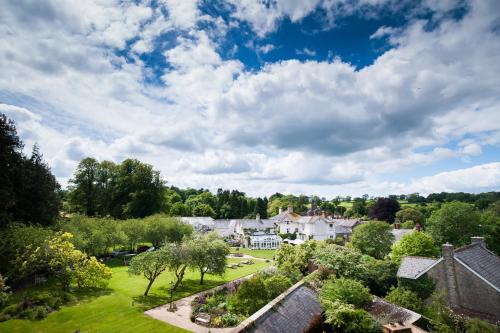 Summer Lodge Hotel