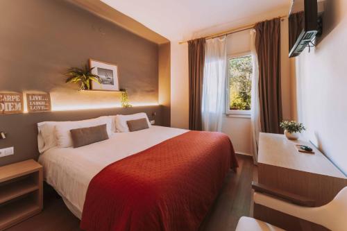 Family Two-Bedroom Suite with Terrace image 6