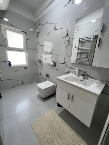 Florents 1-Bd Villa, free parking and garden, Tirana (photo 2)