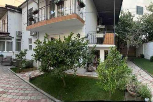 Florents 1-Bd Villa, free parking and garden, Tirana (photo 8)