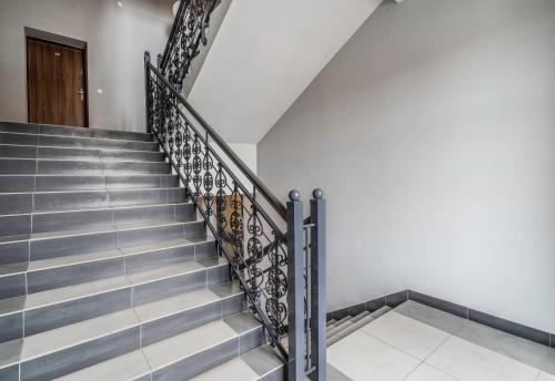 Apartament z osobną sypialnią w pięknej kamienicy w centrum, Breslau (Foto 9)