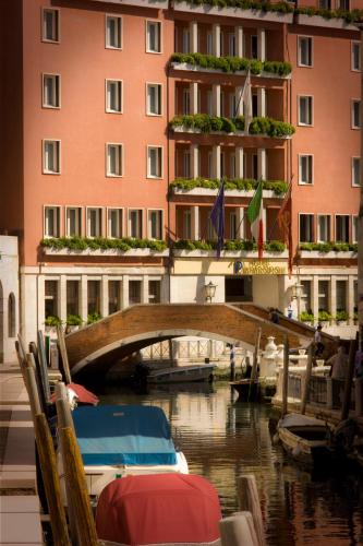 61929868 Hotel Papadopoli Venezia - MGallery Collection