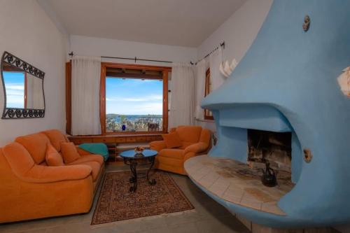 Majestic Tranquil Villa with Stunning Panoramic View - image 3