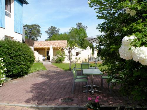 Logis Le Pont Bernet - image 4