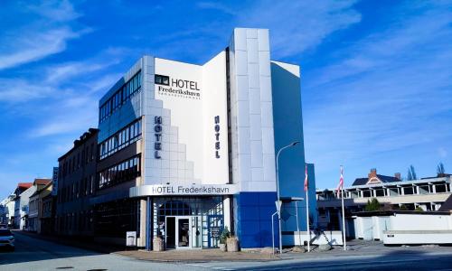 Hotel Frederikshavn - 출입구