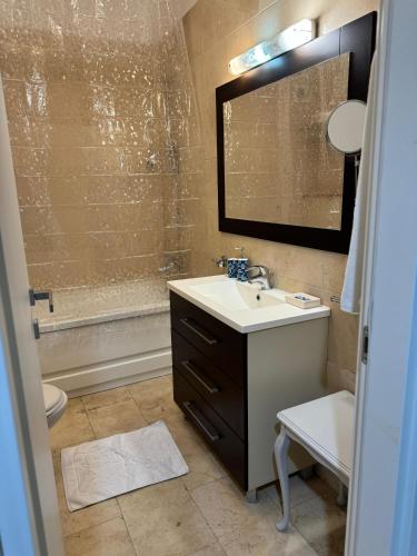 Phoenicia Suites Baneasa - image 11