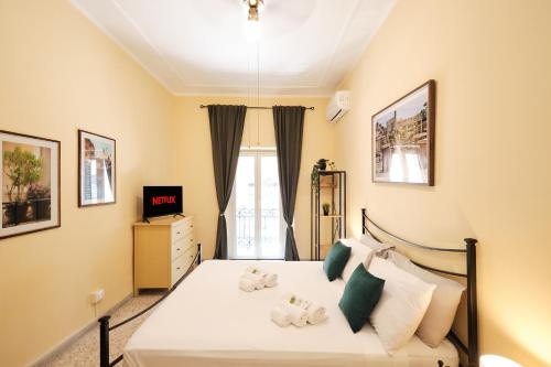 Colosseum 3 rooms & 4 bathrooms with garden, Rome (photo 4)