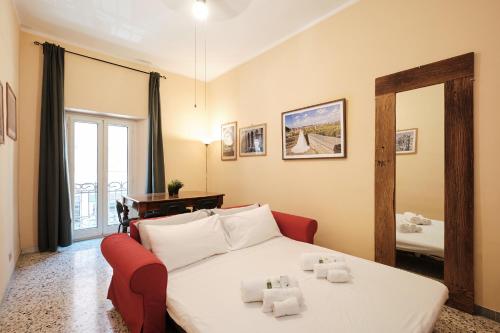 Colosseum 3 rooms & 4 bathrooms with garden, Rome (photo 5)